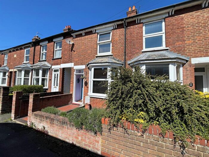 3 Bedroom Terraced House For Sale In Balmoral Road, Hitchin, SG5