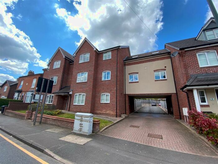 2 Bedroom Ground Flat To Rent In Blakeney Court, Northfield Road, Harborne, Birmingham, B17