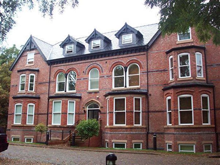 2 Bedroom Apartment To Rent In Brentwood Court, Ellesmere Park, Manchester, M30