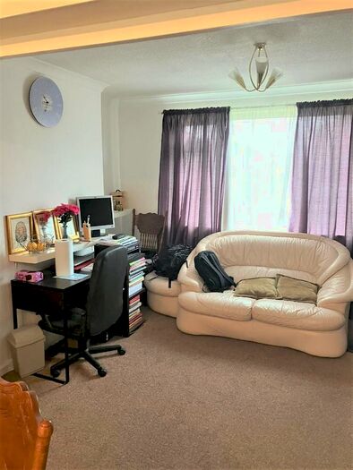 3 Bedroom Semi-Detached House To Rent In Broadhaven, Cardiff(City), CF11