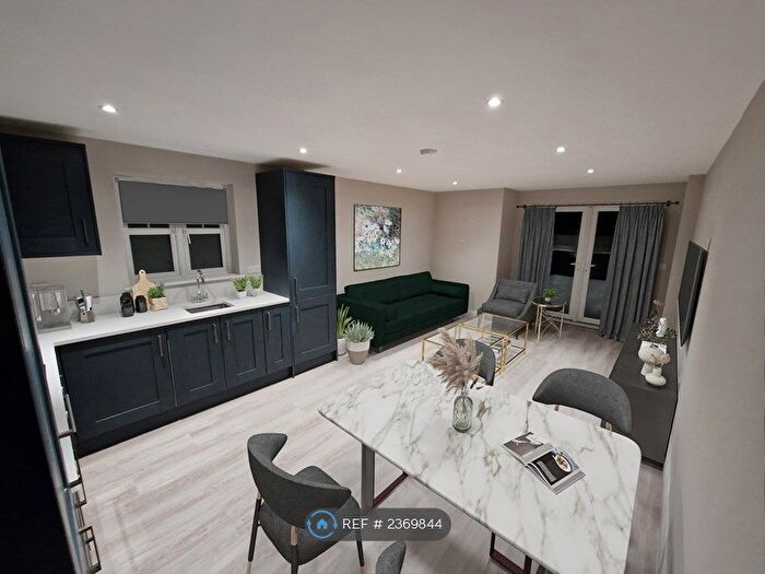 2 Bedroom Flat To Rent In Wootton Place, Basildon, SS16