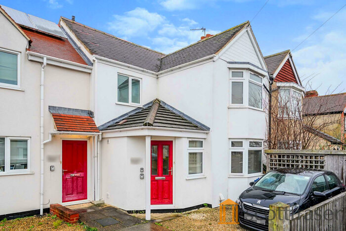 4 Bedroom Semi-Detached House To Rent In Benson Road, Headington, OX3