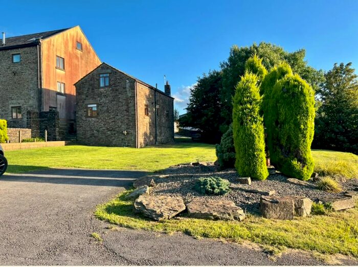 2 Bedroom Detached House To Rent In Broadhead Road, Bolton, BL7