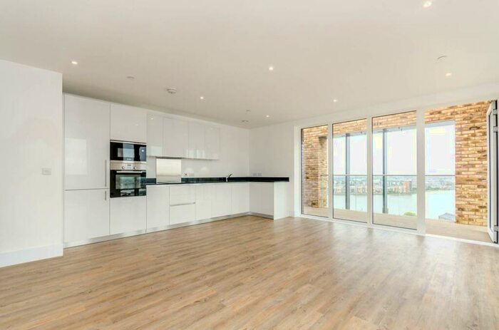3 Bedroom Penthouse To Rent In Compton House, Woolwich Riverside, London, SE18