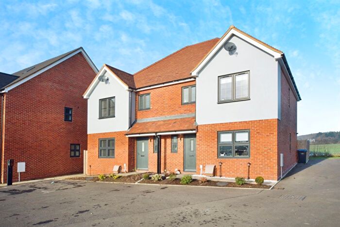 3 Bedroom Semi-Detached House For Sale In Meadow View, Nazeing, Waltham Abbey, EN9