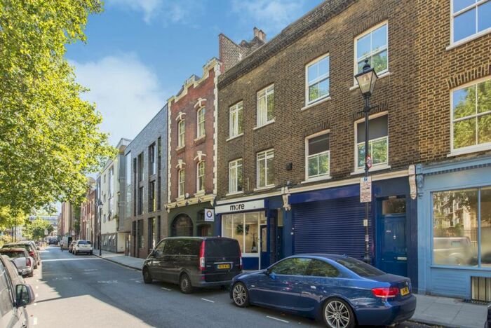 4 Bedroom Flat To Rent In Compton Street London, EC1V