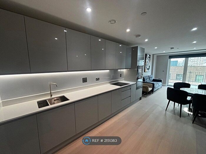 2 Bedroom Flat To Rent In Hyde Apartments, London, SW11