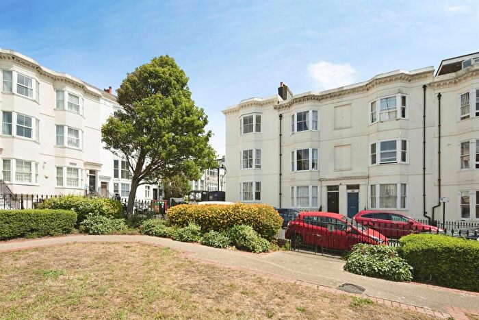 2 Bedroom Flat For Sale In Clarence Square, Brighton, BN1