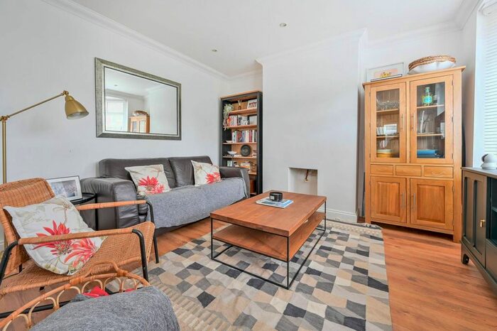 4 Bedroom Semi-Detached House To Rent In Beckingham Road, Guildford, GU2