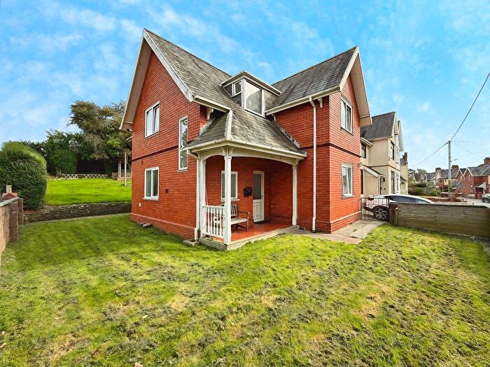 3 Bedroom Detached House For Sale In Kelvin Road, Clydach, Swansea, SA6