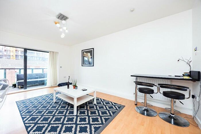 2 Bedroom Apartment For Sale In Vandome Close, London, E16