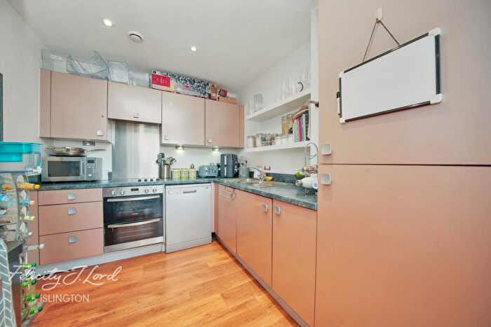 1 Bedroom Apartment For Sale In Market Road, London, N7