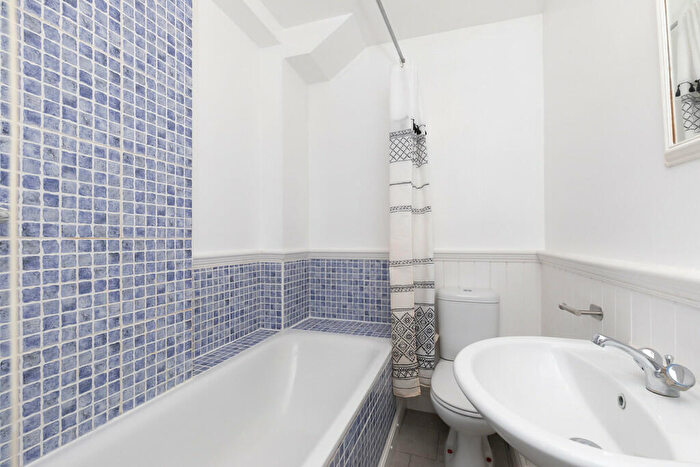 2 Bedroom Apartment To Rent In Kings Road, Cheltenham, GL52