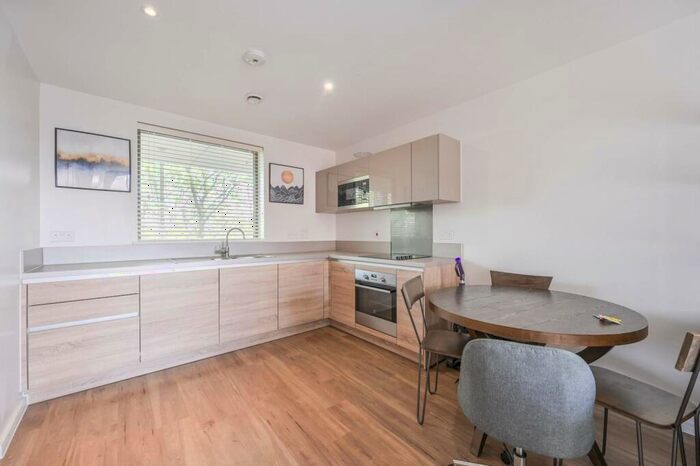 2 Bedroom Flat To Rent In Pioneer Court, Canning Town, London, E16