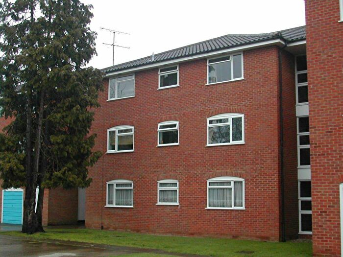 1 Bedroom Flat To Rent In Cobblers Close, Farnham Royal, SL2