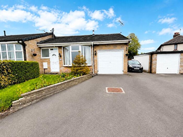 2 Bedroom Bungalow For Sale In Thorpe Road, Bradford, BD13