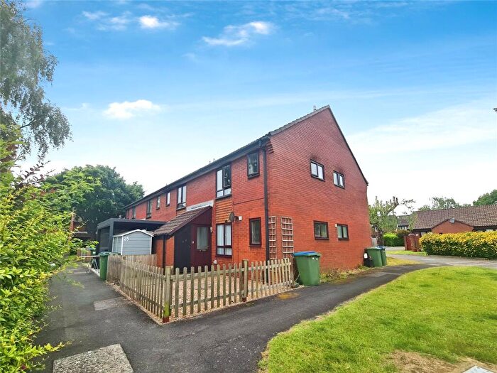 1 Bedroom Garage / Parking To Rent In Course Park Crescent, Fareham, Hampshire, PO14