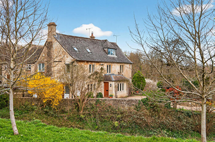 4 Bedroom House For Sale In Old Neighbourhood, Chalford, GL6