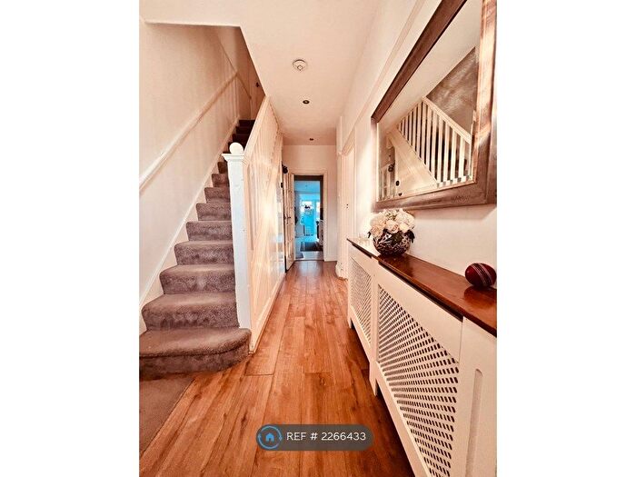 3 Bedroom Semi-Detached House To Rent In Collier Row Lane, Romford, RM5