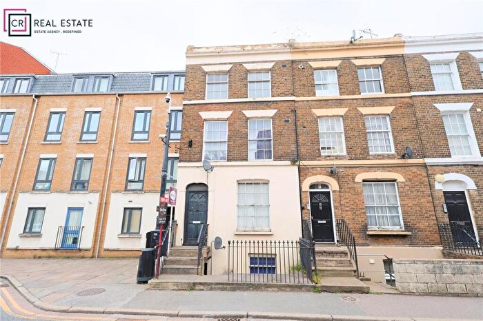 1 Bedroom Flat To Rent In High Street, Rochester, ME1