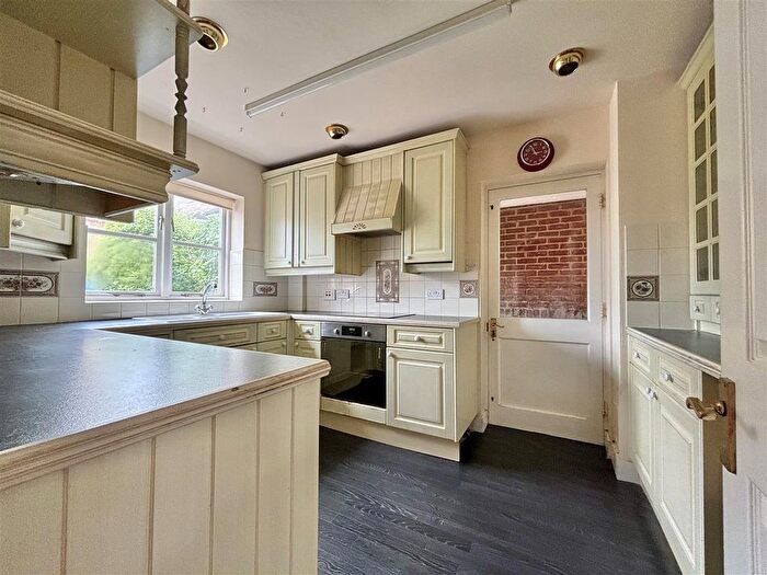 4 Bedroom Detached House For Sale In The Spaldings, St. Leonards-On-Sea, TN38