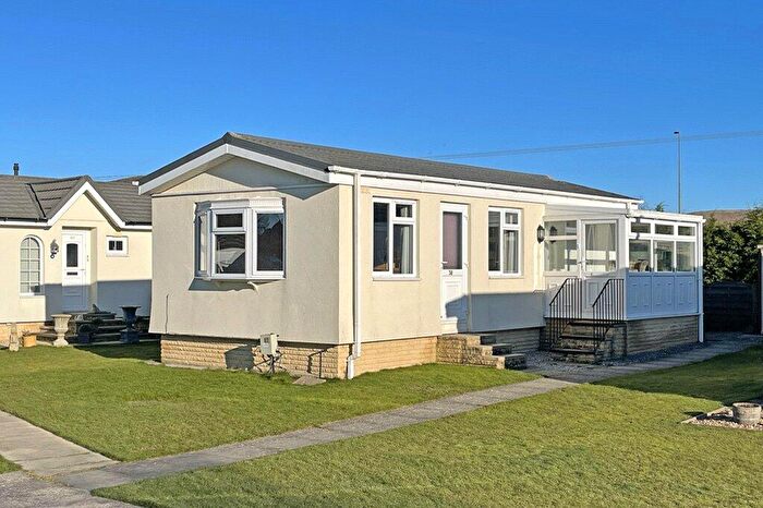 1 Bedroom Detached Bungalow For Sale In The Green, Overdale Park, Skipton, BD23