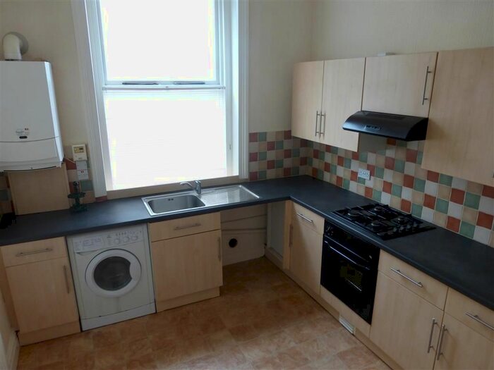 2 Bedroom Flat To Rent In Railway Road, Ilkley, LS29