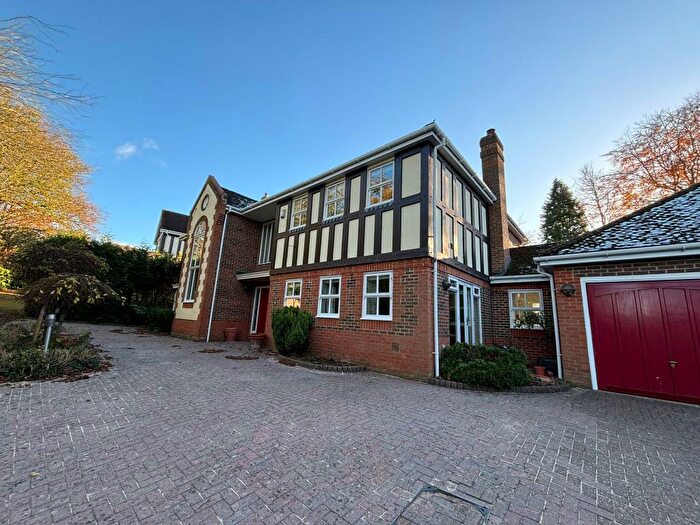 5 Bedroom Detached House To Rent In Cumnor Hill, Botley, OX2