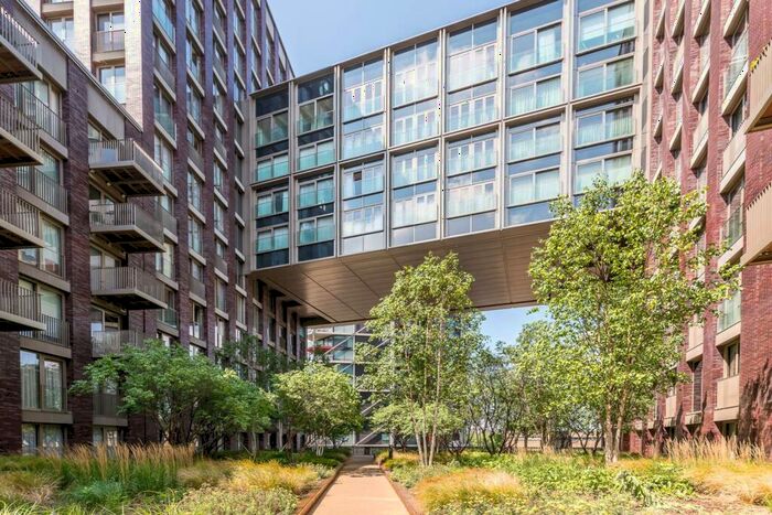 2 Bedroom Flat To Rent In New Union Square, Nine Elms, London, SW11