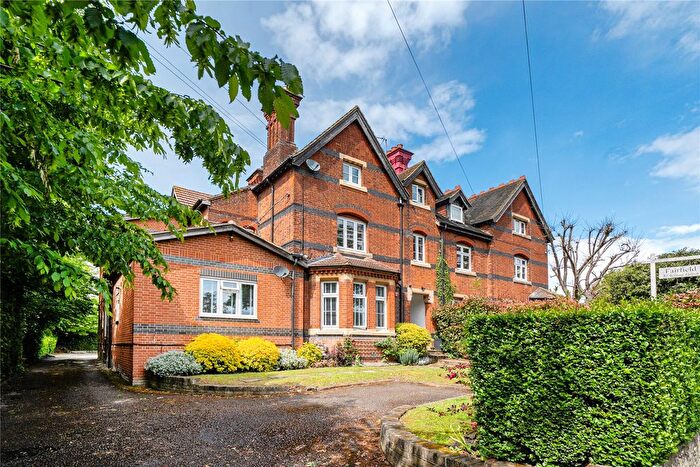 2 Bedroom Flat For Sale In Willow Grove, Chislehurst, BR7