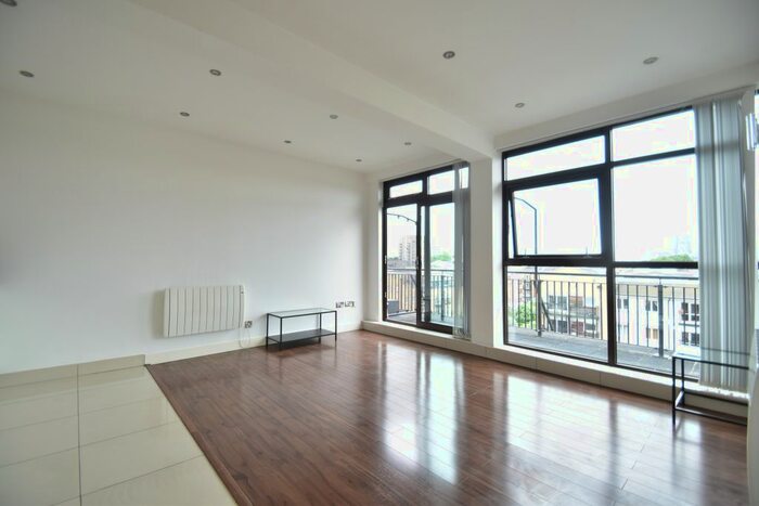 1 Bedroom Flat To Rent In Copperfield Road, Mile End - Limehouse, E3