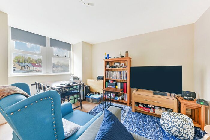 1 Bedroom Flat For Sale In Kingston Road, London, SW20