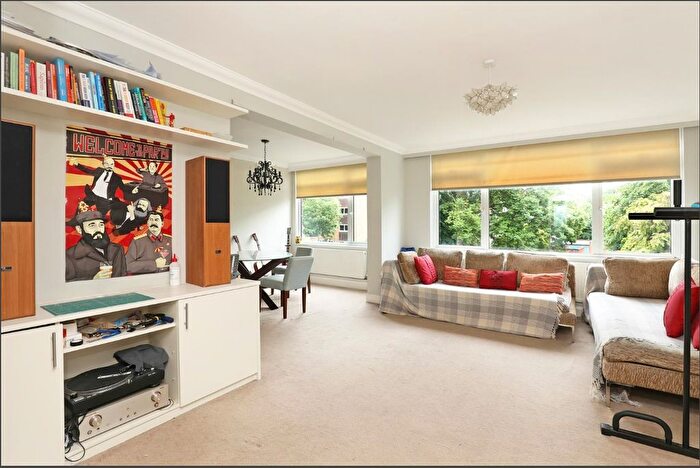 3 Bedroom Flat To Rent In St Johns Avenue, Putney Hill, SW15
