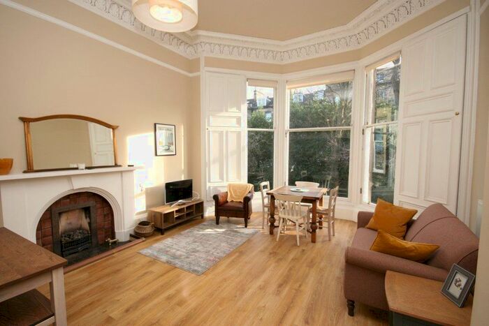 2 Bedroom Flat To Rent In Learmonth Terrace, Edinburgh, EH4