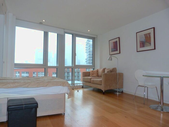 Studio To Rent In Fairmont Avenue, London E14