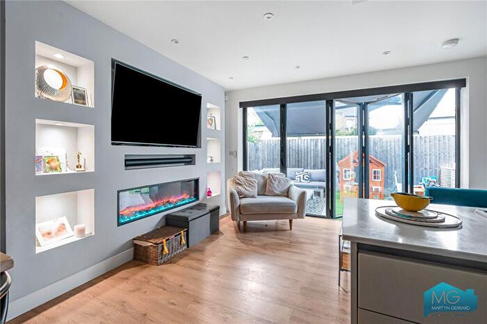 2 Bedroom House For Sale In Truro Road, London, N22