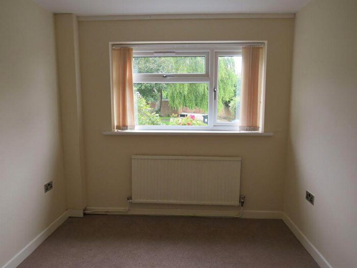 2 Bedroom Bungalow To Rent In Peel Walk, Harborne, Birmingham, B17
