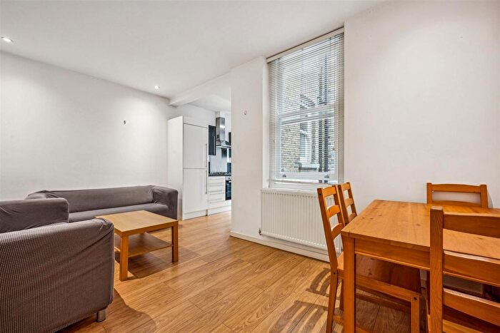 3 Bedroom Flat To Rent In Coldharbour Lane, London, SW9