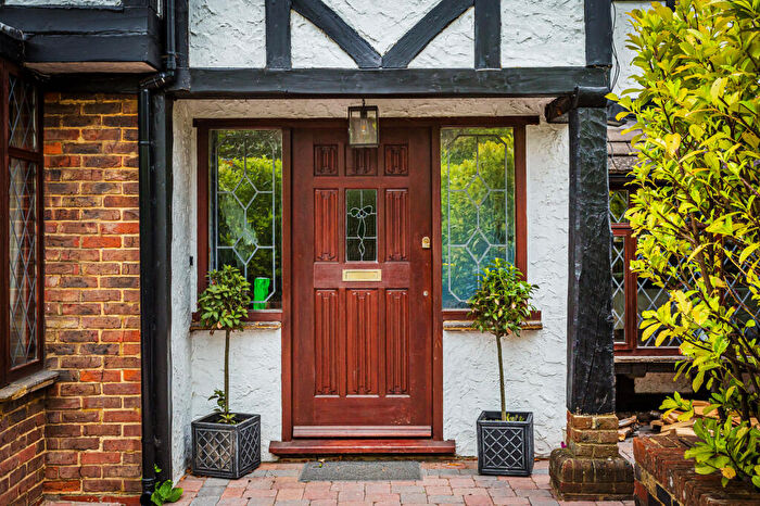 4 Bedroom Detached House For Sale In Chichester Road, Dorking, Surrey, RH4