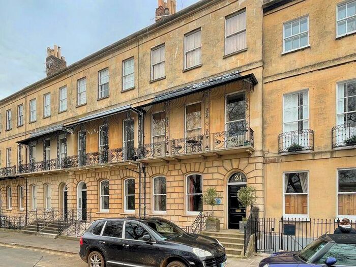Studio To Rent In London Road, Cheltenham, GL52