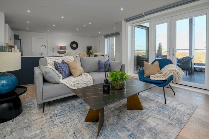 2 Bedroom Flat To Rent In Walton Court, KT12