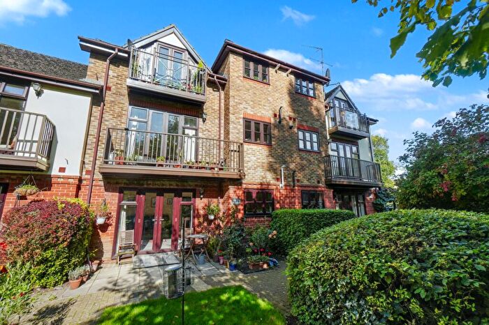 2 Bedroom Flat For Sale In London Road, Fourdrinier Court London Road, HP11