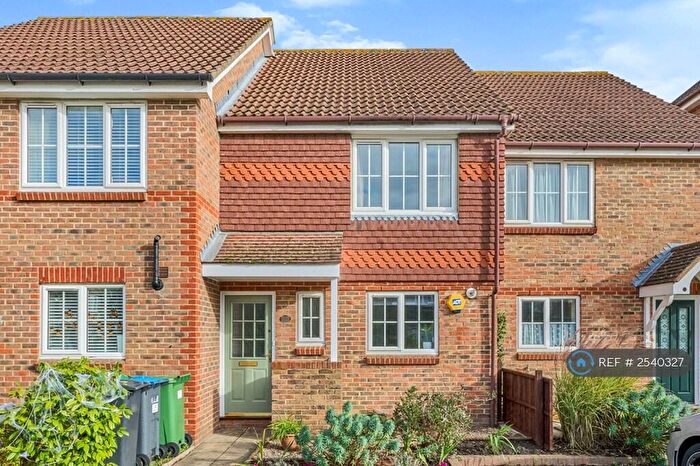 2 Bedroom Terraced House To Rent In Hornchurch Close, Kingston Upon Thames, KT2