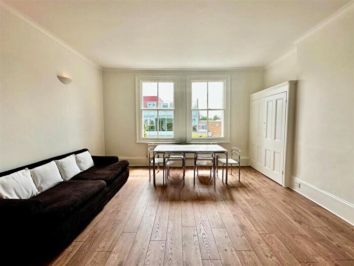 2 Bedroom Apartment To Rent In Hornsey Lane, London, N6