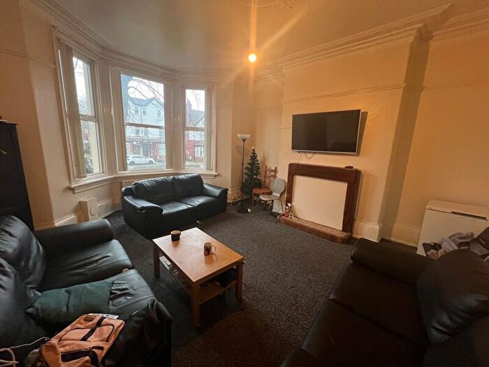 9 Bedroom Terraced House To Rent In Cardigan Road, Headingley, Leeds, LS6
