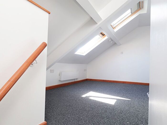 1 Bedroom Flat To Rent In Bryn Road, Swansea, SA2