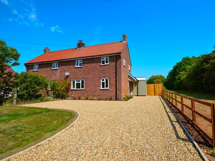 3 Bedroom Semi-Detached House To Rent In Gasthorpe, IP22