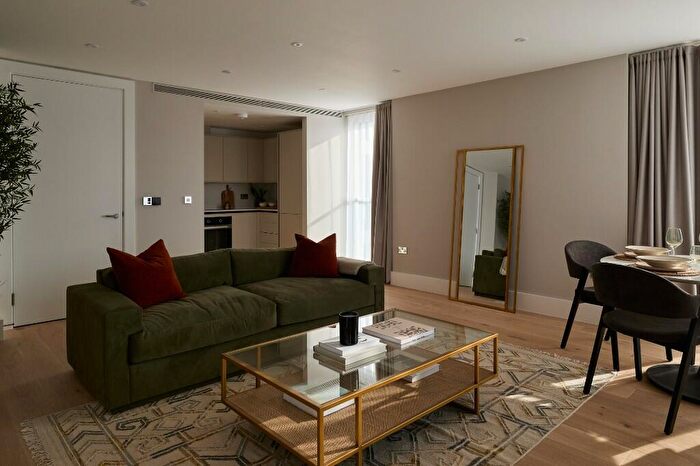 2 Bedroom Apartment To Rent In Flat, Baker Street, London, NW1