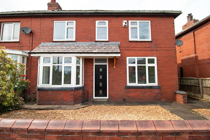 3 Bedroom Semi-Detached House For Sale In Buckley Lane, Farnworth, Bolton, BL4