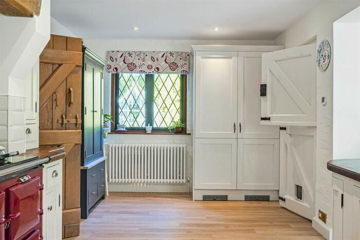 4 Bedroom Detached House For Sale In Wantley Corner, Mead Lane, Storrington, West Sussex, RH20
